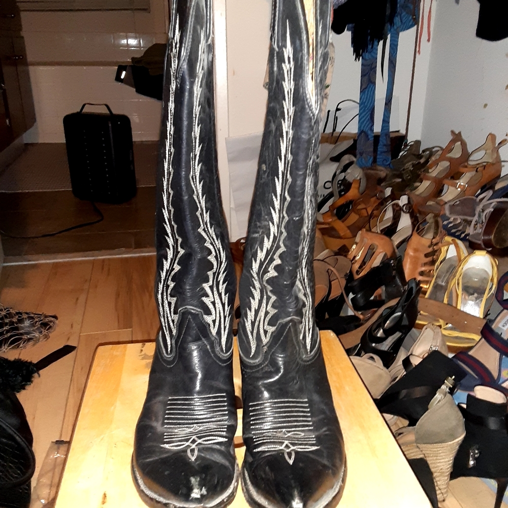 Black Cowboy Boots